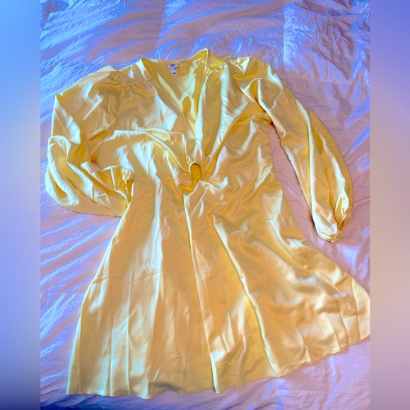 River Island Cut Out Dress - Picture 2 of 4